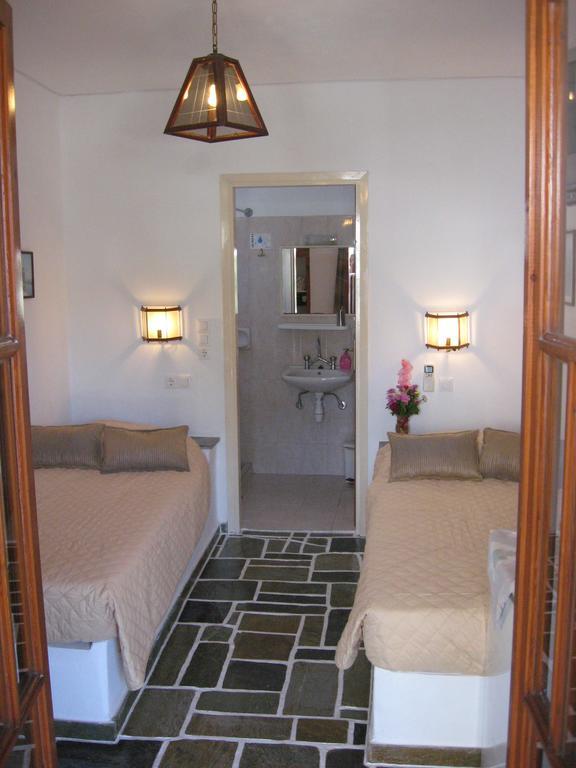Pension Irini-Vicky Chora Exterior foto