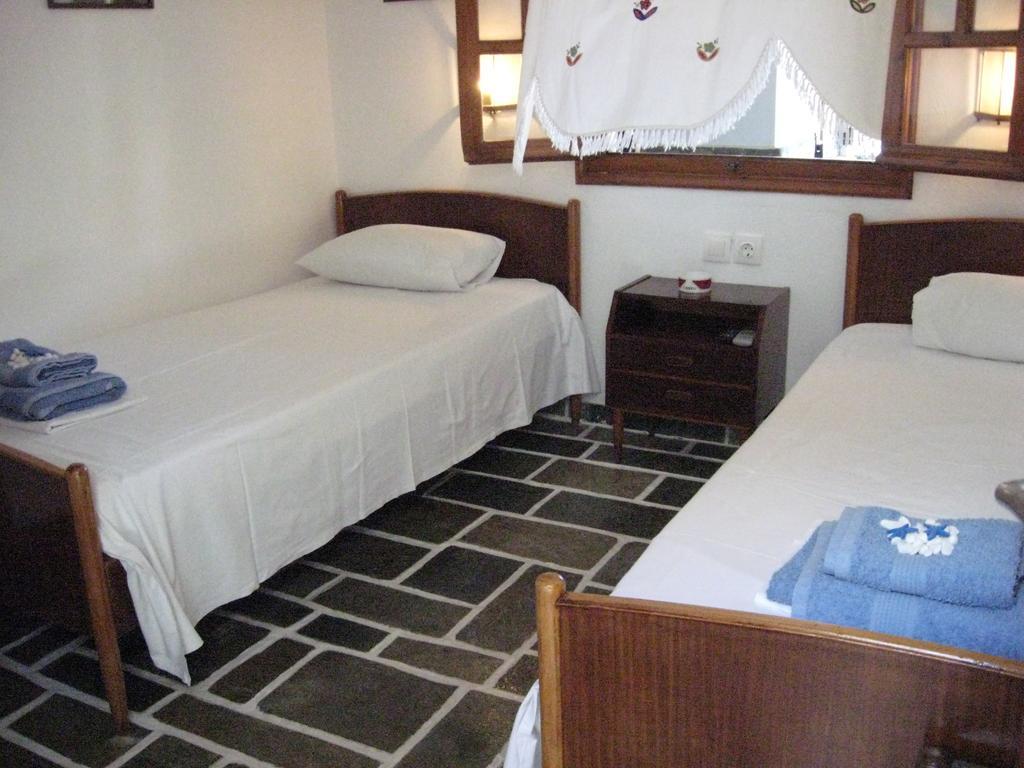 Pension Irini-Vicky Chora Exterior foto